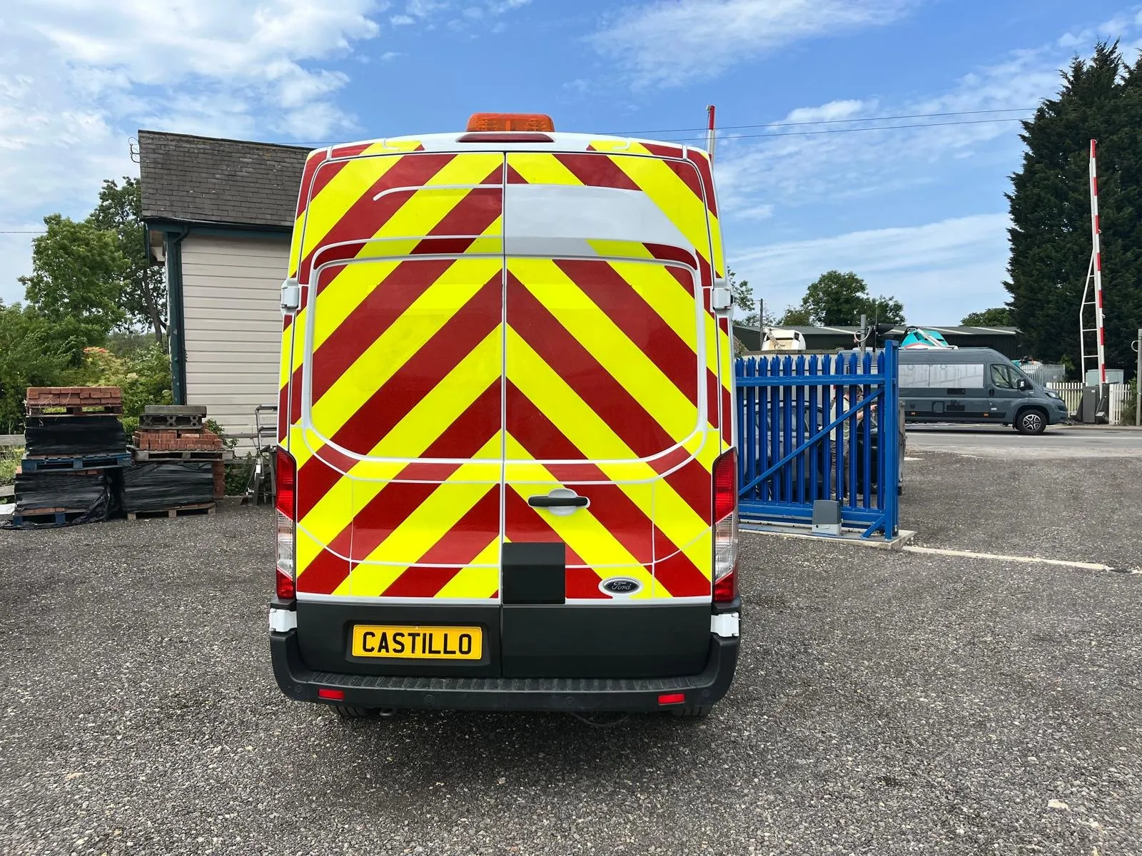 2022 Ford Transit 350 Leader — photo 4 of 4