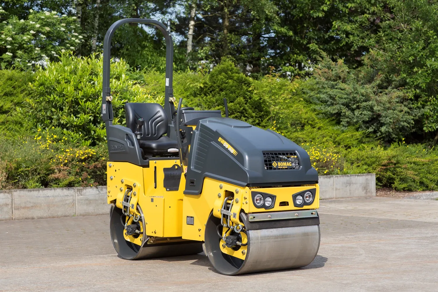 Twin drum roller available for hire from Castillo
